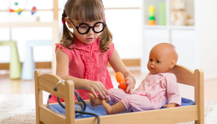 Lalki interaktywne – dlaczego warto je kupić?
