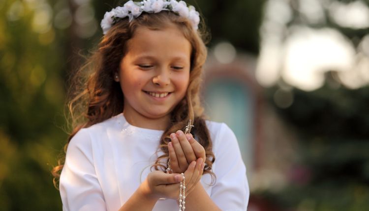Jaki prezent na komunię dla dziewczynki? Oto 6 naszych propozycji