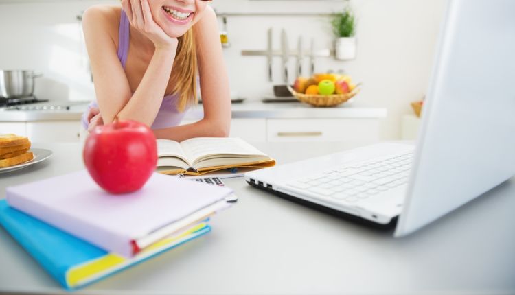 Laptop – doskonały pomysł na prezent na komunię!