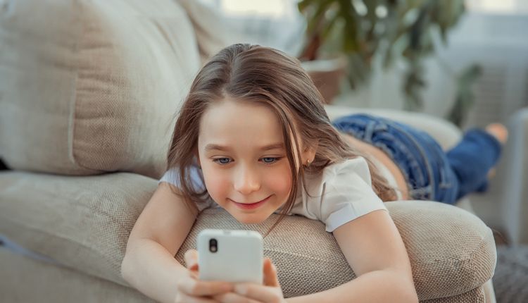 Szukasz telefonu komórkowego dla dziecka? Oto 4 nasze propozycje!