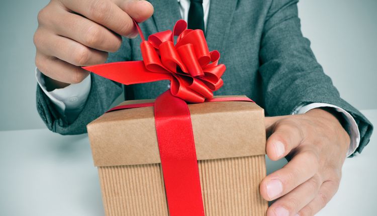 Co kupić na Dzień Chłopaka w pracy? 6 oryginalnych pomysłów