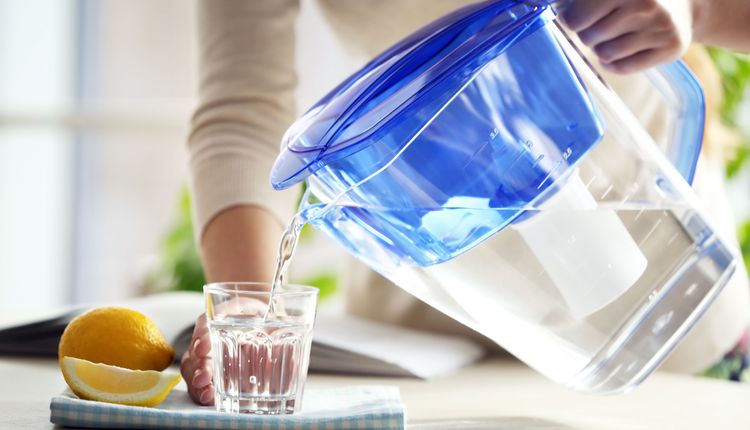 Dzbanek filtrujący – czy warto?
