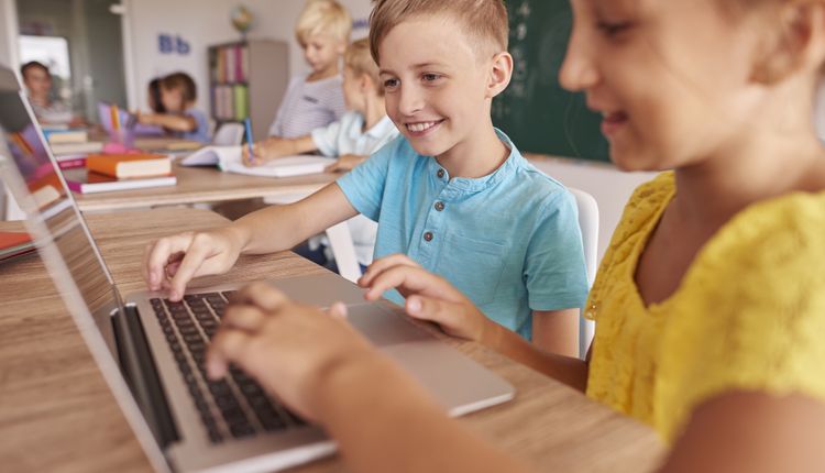 Laptop do szkoły – 4 najlepsze propozycje