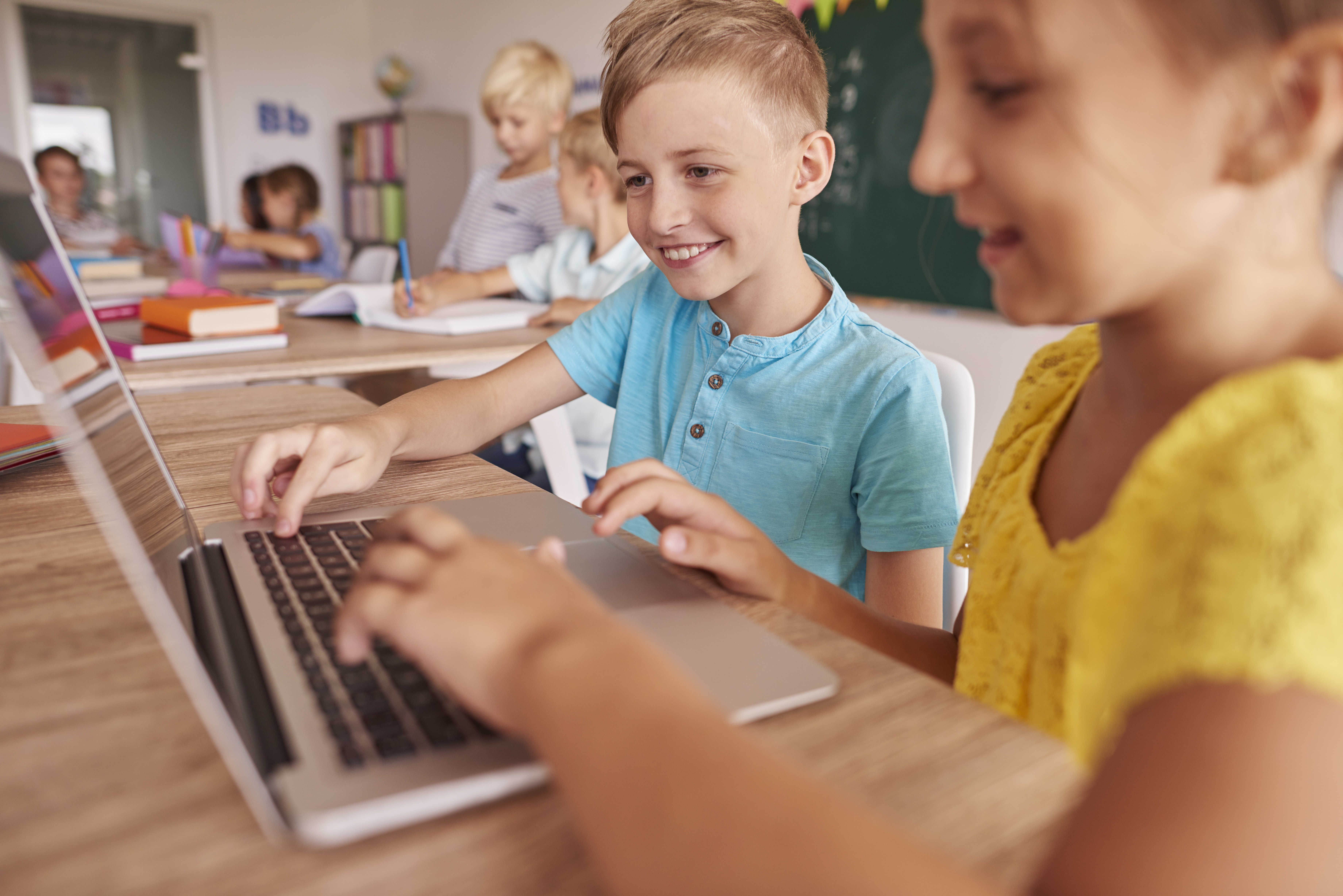 Laptop do szkoły – 4 najlepsze propozycje