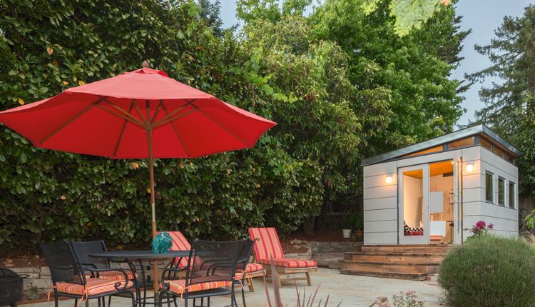 Jaki parasol ogrodowy kupić? Przeczytaj nasze wskazówki!