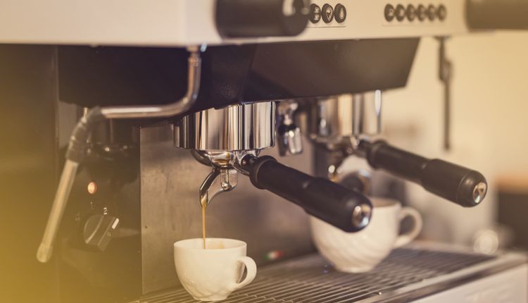 Wybieramy ekspres ciśnieniowy! Na co zwrócić uwagę przy zakupie?