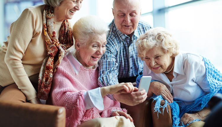 Jaki telefon dla seniora? 3 propozycje