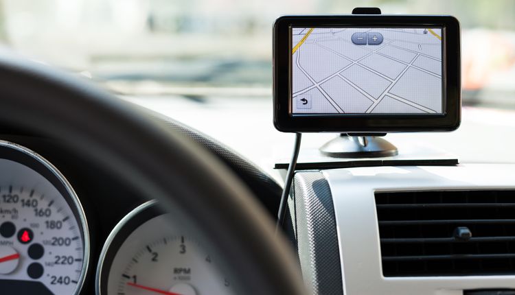 Jak wybrać nawigację samochodową?
