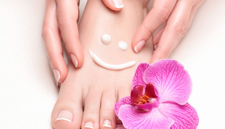 Zadbane stopy latem – sprawdź, jak zrobić perfekcyjny pedicure!