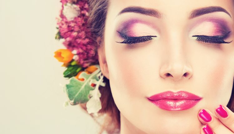 Modny makijaż na lato – 5 trendów na nadchodzące miesiące