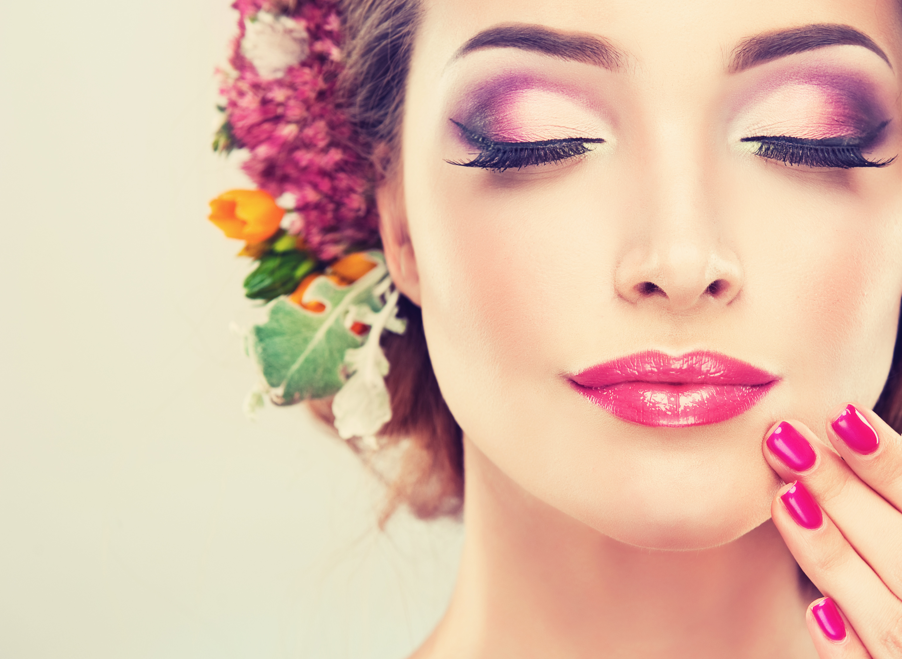 Modny makijaż na lato – 5 trendów na nadchodzące miesiące
