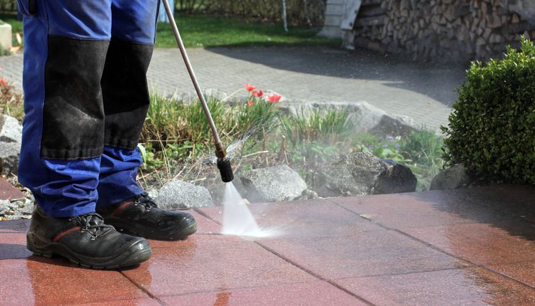 Myjka ciśnieniowa – co to jest i czy przyda się w twoim ogrodzie?
