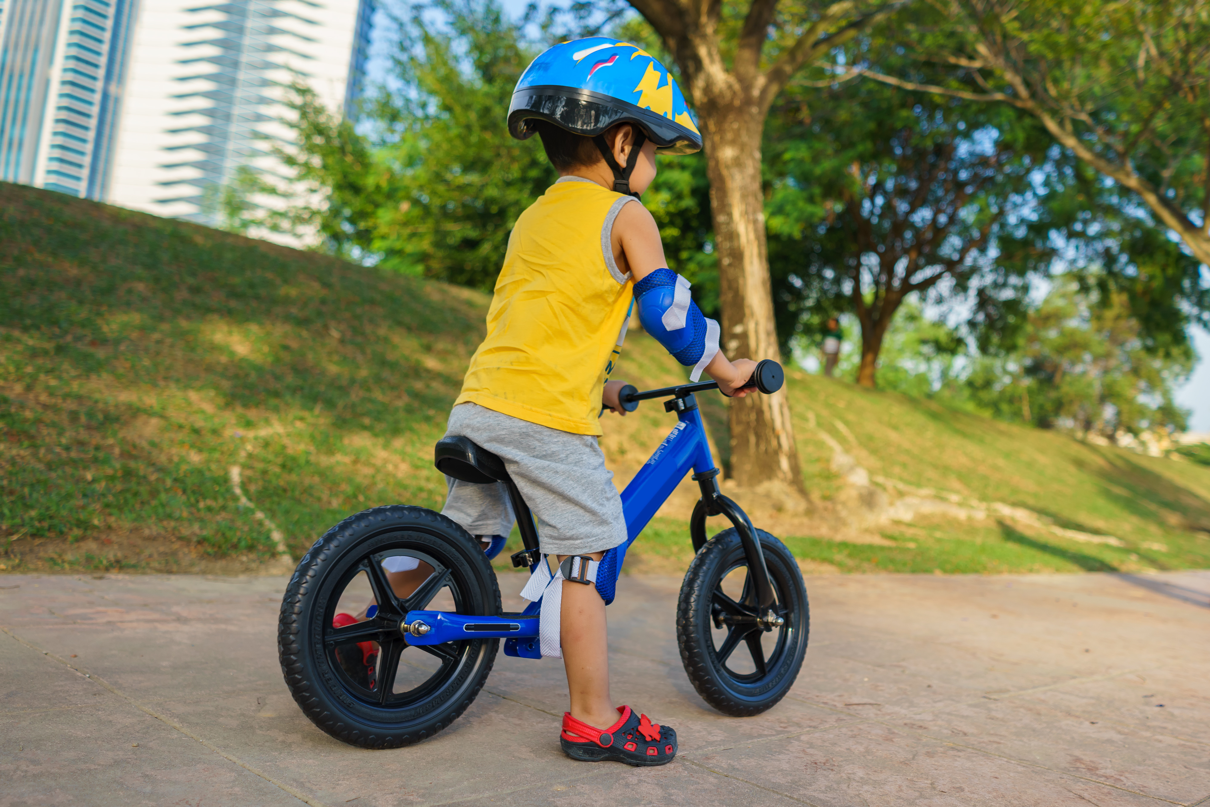 Rowerek biegowy – idealna zabawka dla dwulatka!
