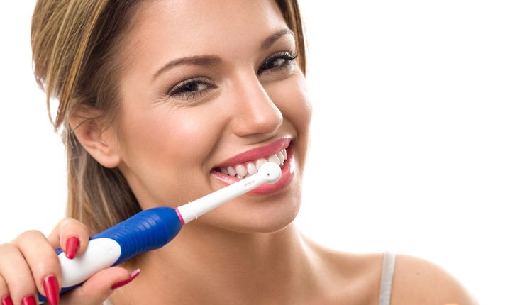 Szczoteczka soniczna – czy warto w nią zainwestować?
