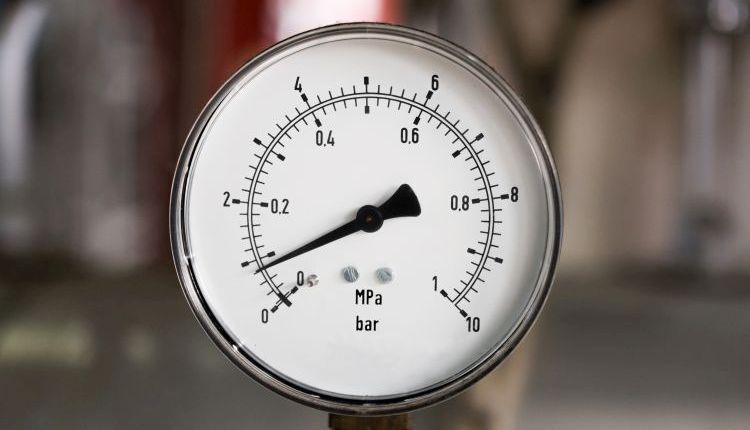 Jaki manometr samochodowy?