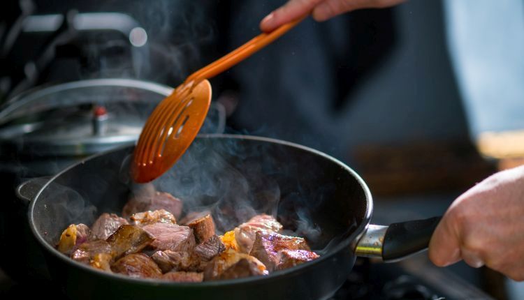 Patelnia – jaką wybrać?