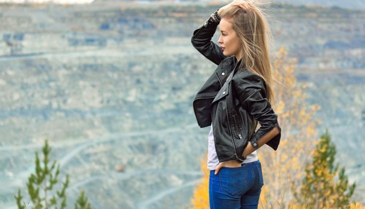 Ramoneska &#8211; jak nosić tę kultową kurtkę?