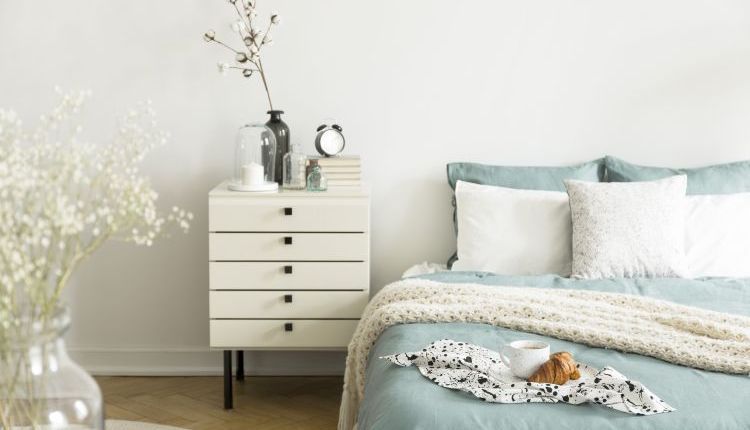 Szafka nocna &#8211; wybieramy 18 najciekawszych rozwiązań!