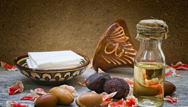 Jak stosować olej arganowy na włosy?