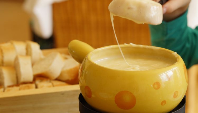Jak zrobić fondue? Potrzebne akcesoria