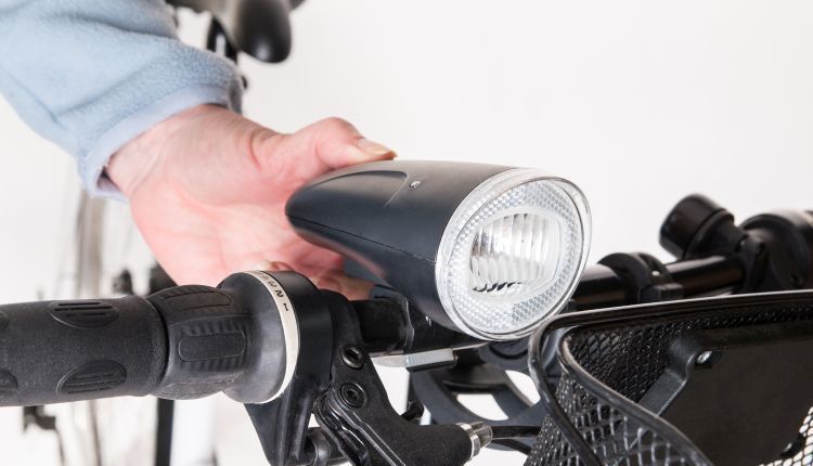 Lampka rowerowa – zadbaj o swoje bezpieczeństwo!