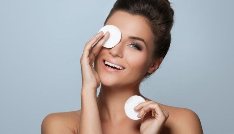 Jak zrobić oczyszczanie twarzy w domu?