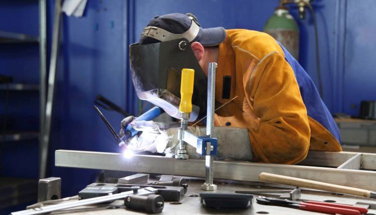 Czym się różni spawarka inwertorowa od transformatorowej?