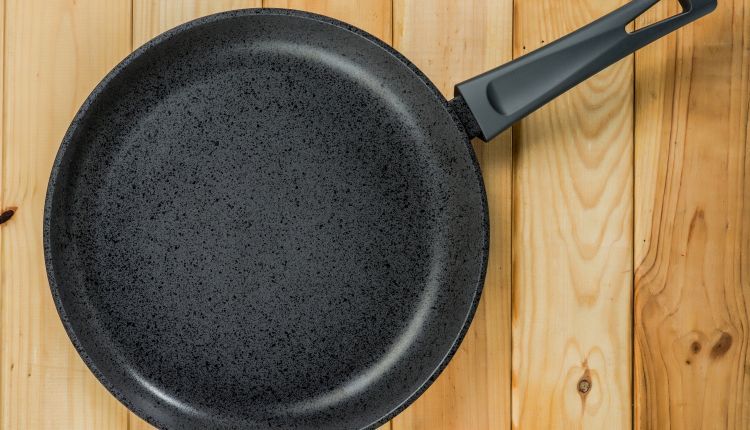 Patelnia granitowa – kiedy się przydaje.jpg