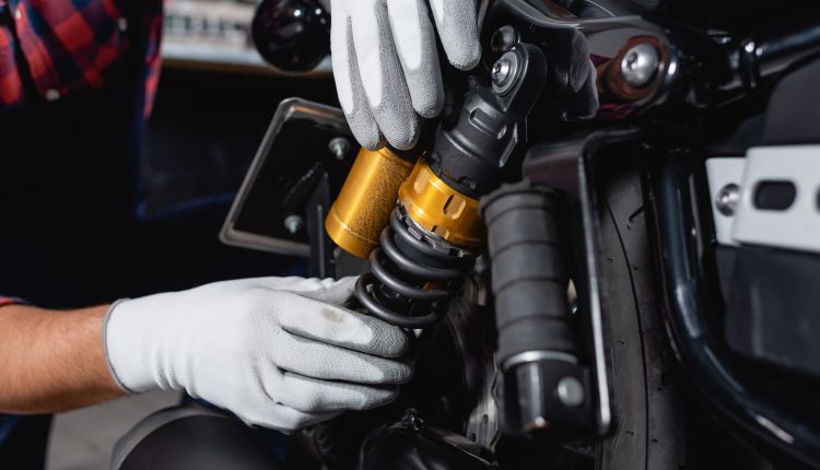 Jak sprawdzić amortyzator.jpg