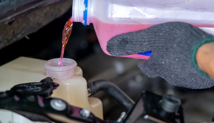 Jak dolać płyn do chłodnicy i jaki wybrać.jpg